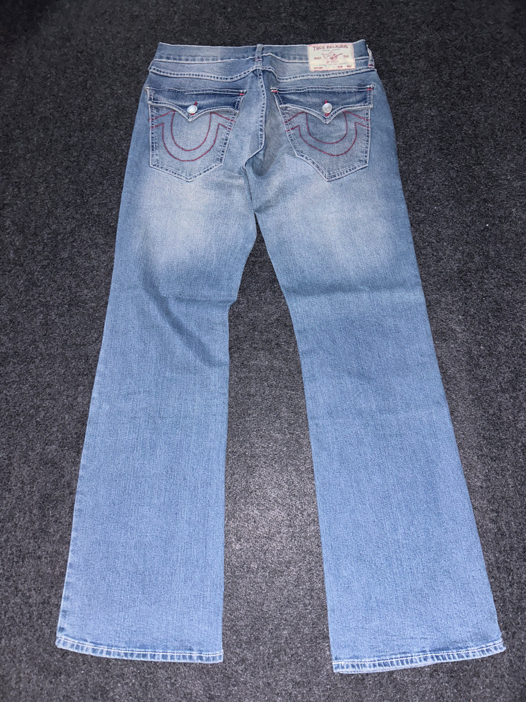 Size 32,34,36 Billy fit (bootcut) sn True religion jeans