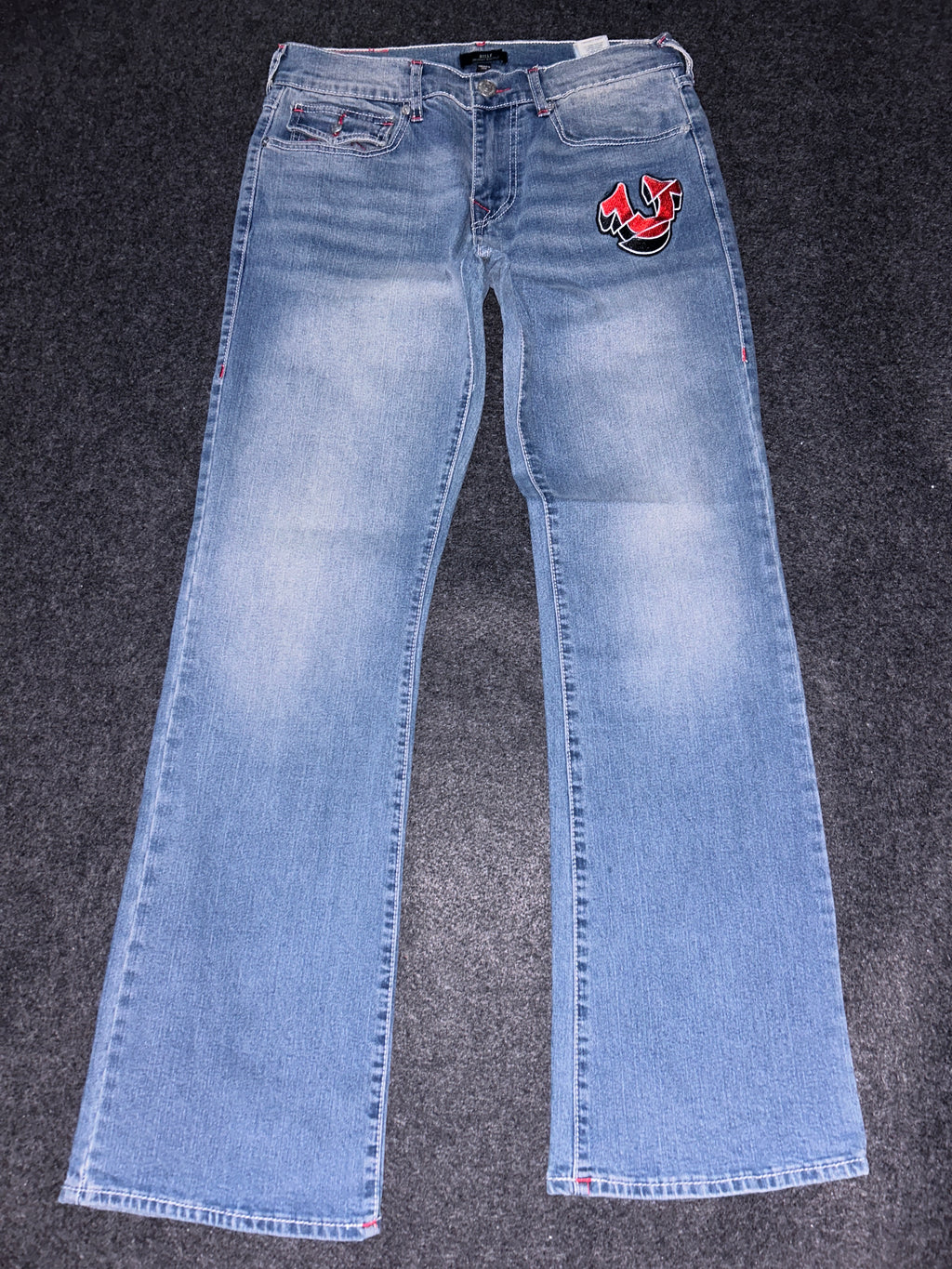 Size 32,34,36 Billy fit (bootcut) sn True religion jeans